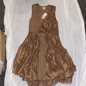Cute H&M gold dress. Size 4 great for a holiday party or New Years!